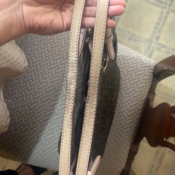 Authentic Michael Kors Bag - Picture 3 of 9